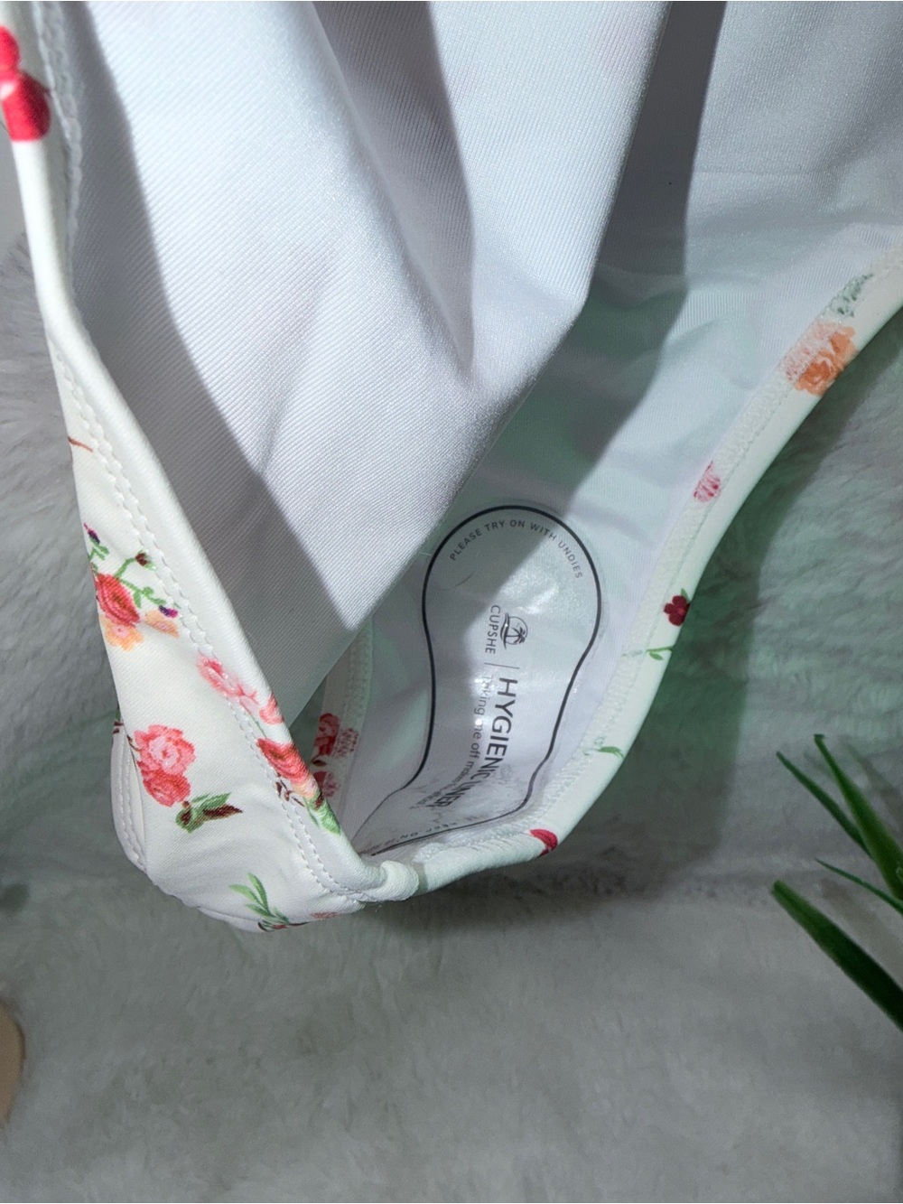NEW Swimsuit Large Floral White One-Piece with Sweetheart Neckline 🌺 - Picture 3 of 8